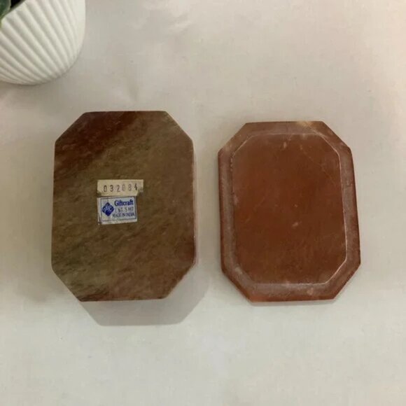 Soap Stone Trinket Box With Flower Inlay Made in India - Picture 6 of 11